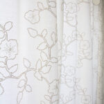 Nachtvorhang PIACENZA weiss mit Blumenmuster