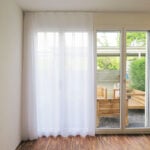 Vorhang halb offen: Tagesvorhaenge STUTTGART blickdicht weiss auf Mass