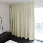 Blackout-Massvorhang ABLION (Hellbeige [717]) macht Schlazimmer und Kinderzimmer total dunkel.