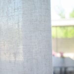 Akustik-Vorhang transparent in weiss.