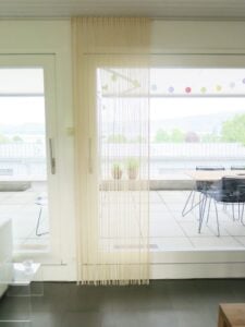 Insektenschutz-Vorhang beige - online kaufen - beige vor Balkon