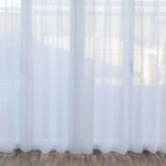 Wellenvorhang transparent bei Tag.