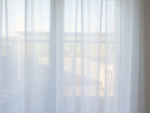 Vorhänge kurz - Tagesvorhang online bestellen - weiss mit Ausblick