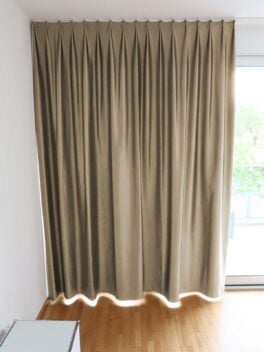 Nachtvorhang DUBAI edle Seidensatin geschlossener Vorhang Goldbeige [04]