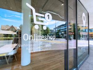 Aussenansicht vorhangbox Baar mit Icon Onlineshop