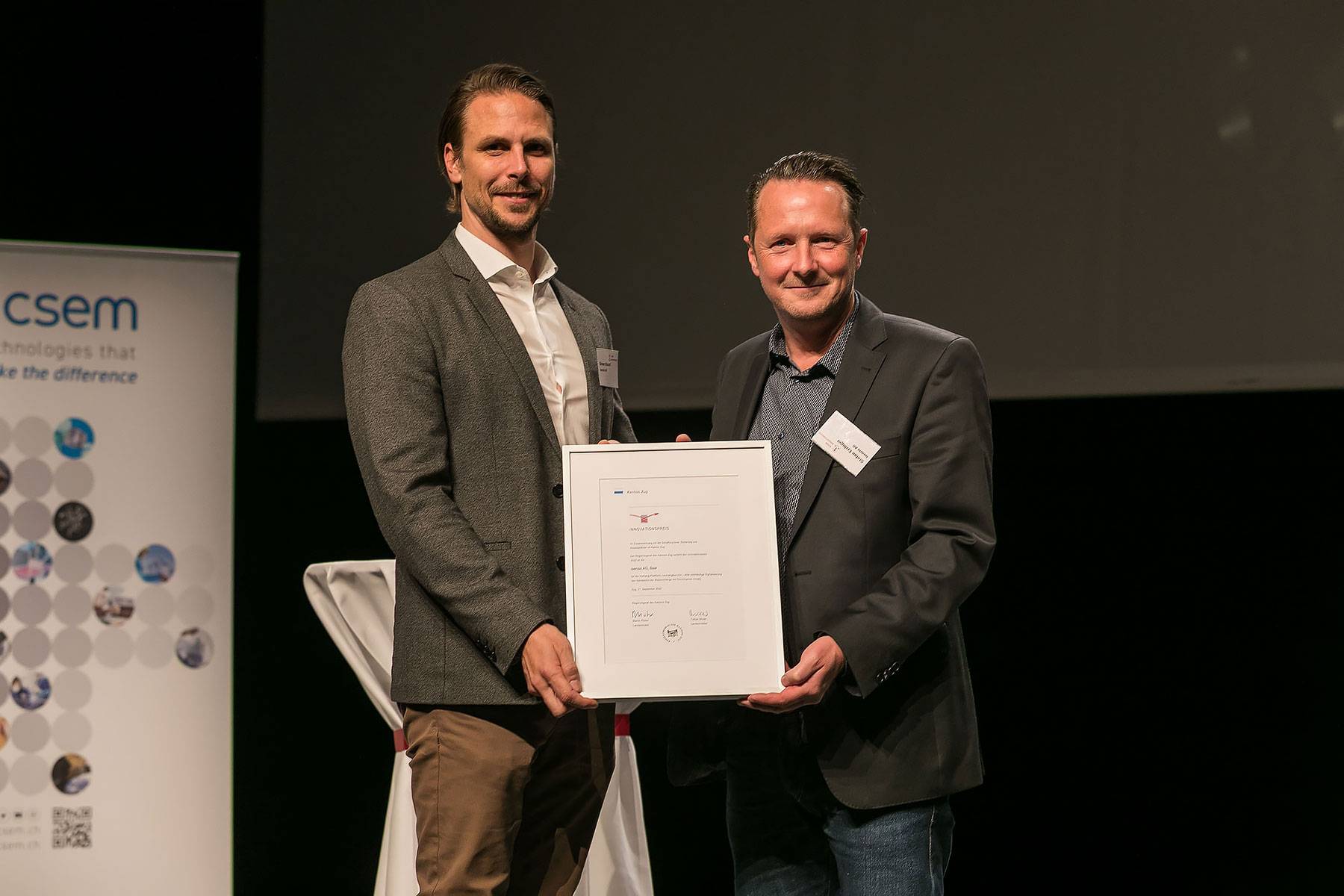 Gewinner Zuger Innovationspreis 2022: Simon Stöckli und Stefan Erzinger (rechts)