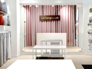 vorhangbox.ch-Showroom in der Berner Altstadt: Blick zur Kasse