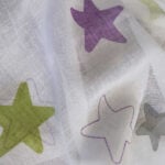 Flächenvorhang Kinder SEDRIK II in Weiss mit Sternen in Lila Grau Grün [334] Stoffmuster