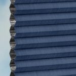 Stoff vom Wabenplissee DUETTE® EOS® FIXÉ ELAN DARK in Blau [3757]