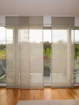 Flächenvorhang Fischbacher LUPO in Hellbraun [917] Raumansicht