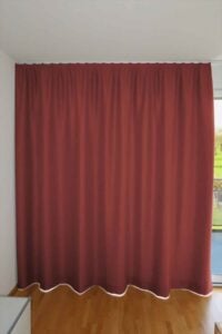 Verdunkelungsvorhang ST. MORITZ in Rot [300] Raumansicht