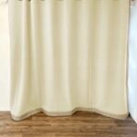 Windfangvorhang WILLISAU in Weiss [001] mit Einfassung in Beige - Raumansicht