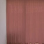 Nachtvorhang BRIENZ in Dunkelrot [310] - Raumansicht