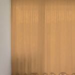 Nachtvorhang BRIENZ in Ockerbraun [330] - Raumansicht