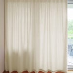 Nachtvorhang MANTUA in Beigeweiss [071] - Raumansicht