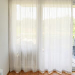 Tagesvorhang COLMAR in Hellbeige [072] - Raumansicht