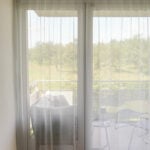 Tagesvorhang FREIBURG in Steingrau [092] - Raumansicht