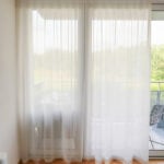 Tagesvorhang VARESE in Kieselgrau [074] - Raumansicht