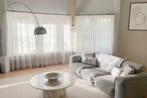 Einfamilienhaus Rheinfelden - Wohnzimmer - DENIA vorhangbox collection
