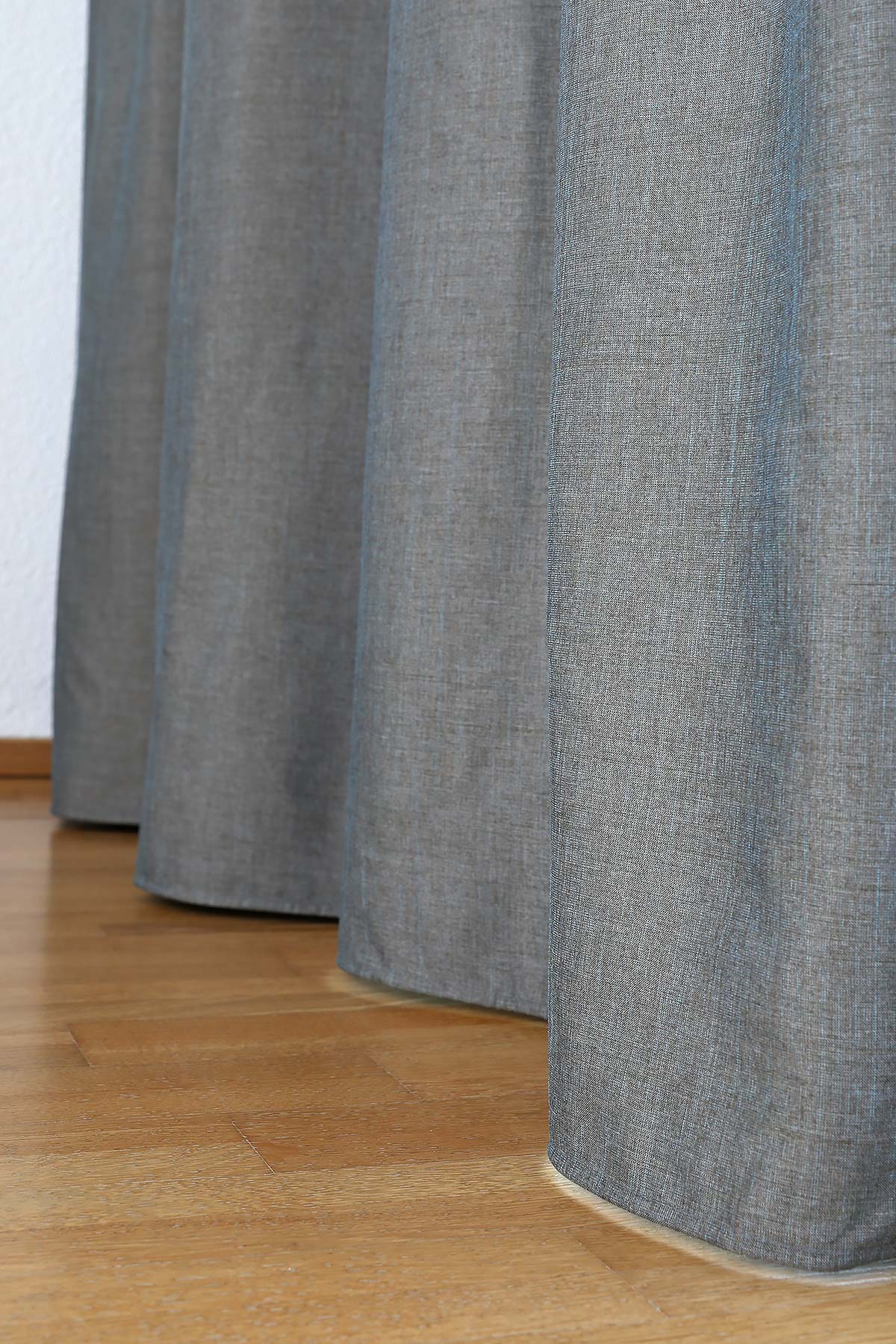 Nachtvorhang CASA Grau-Blau 0752 - Abschluss seitlich Nachtvorhang CASA Grau-Blau 0752 - Abschluss seitlich